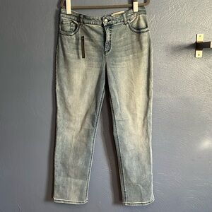 NWT CHICOS JEANS -SOFT AND STRETCHY- SO LIFTING SO SLIMMING COLLECTION